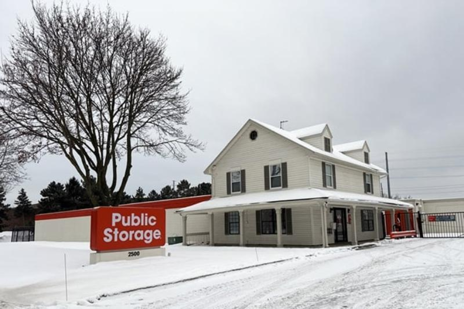 Streetview of Public Storage in Ann Arbor.
